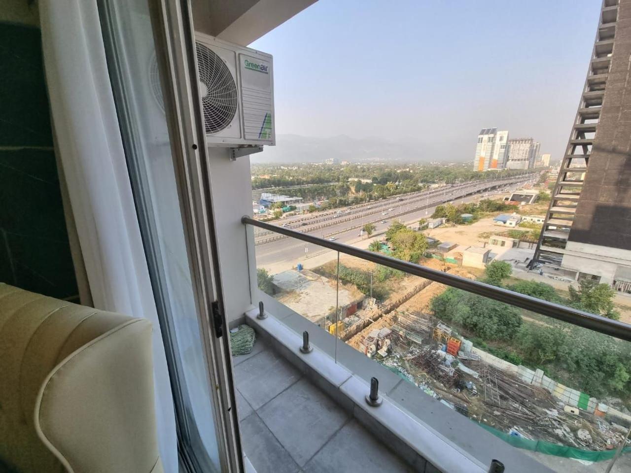 Centaurus View Residences - Exclusive Stays In Elysium Tower Apartments อิสลามาบัด ภายนอก รูปภาพ